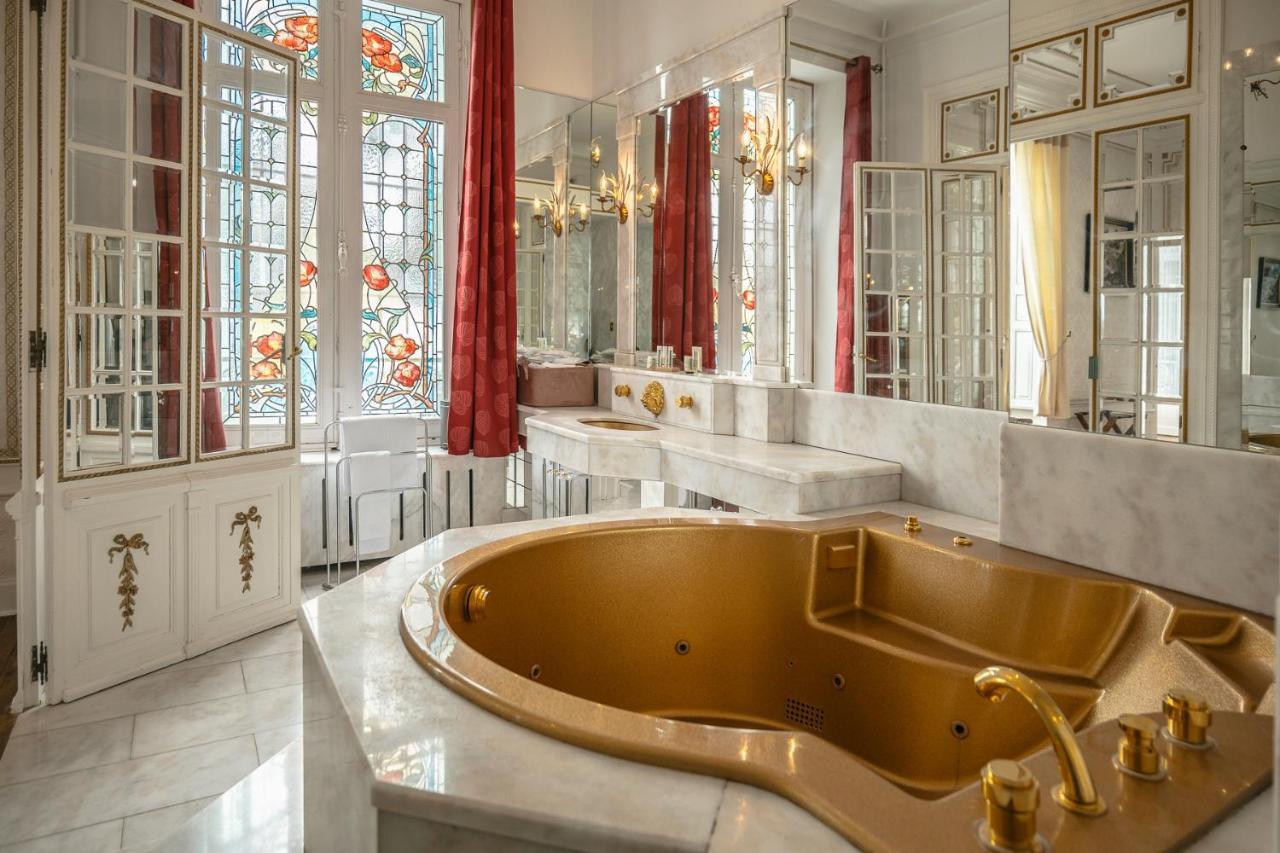 Chambres d'hôtes Château Les Orchidées SAUMUR Extérieur photo
